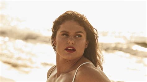 Ilona Maher Posed With an Iconic Vintage Ford Bronco for Her SI .